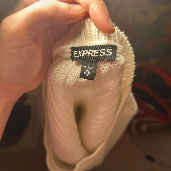 Express Cropped White Sweater - Picture 8 of 10